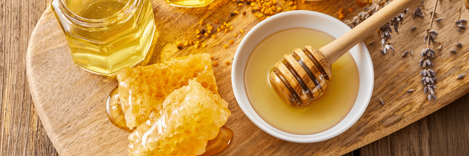 Real Honey and its Benefits with The Bas...